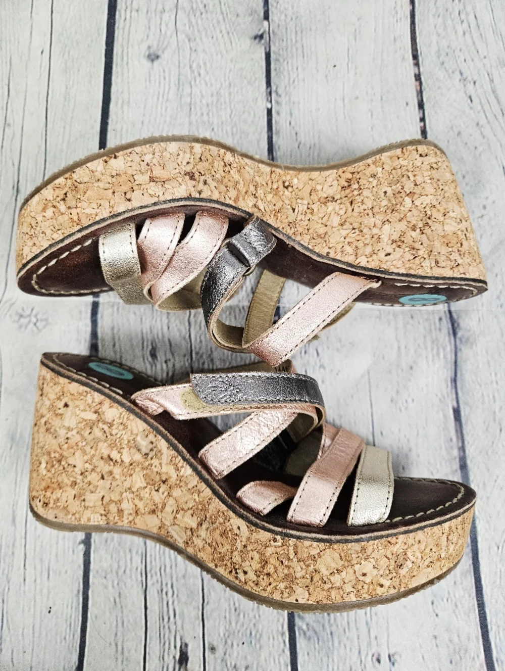FLY LONDON | Idra strappy metallic leather platform wedge sandals - Picture 2 of 11